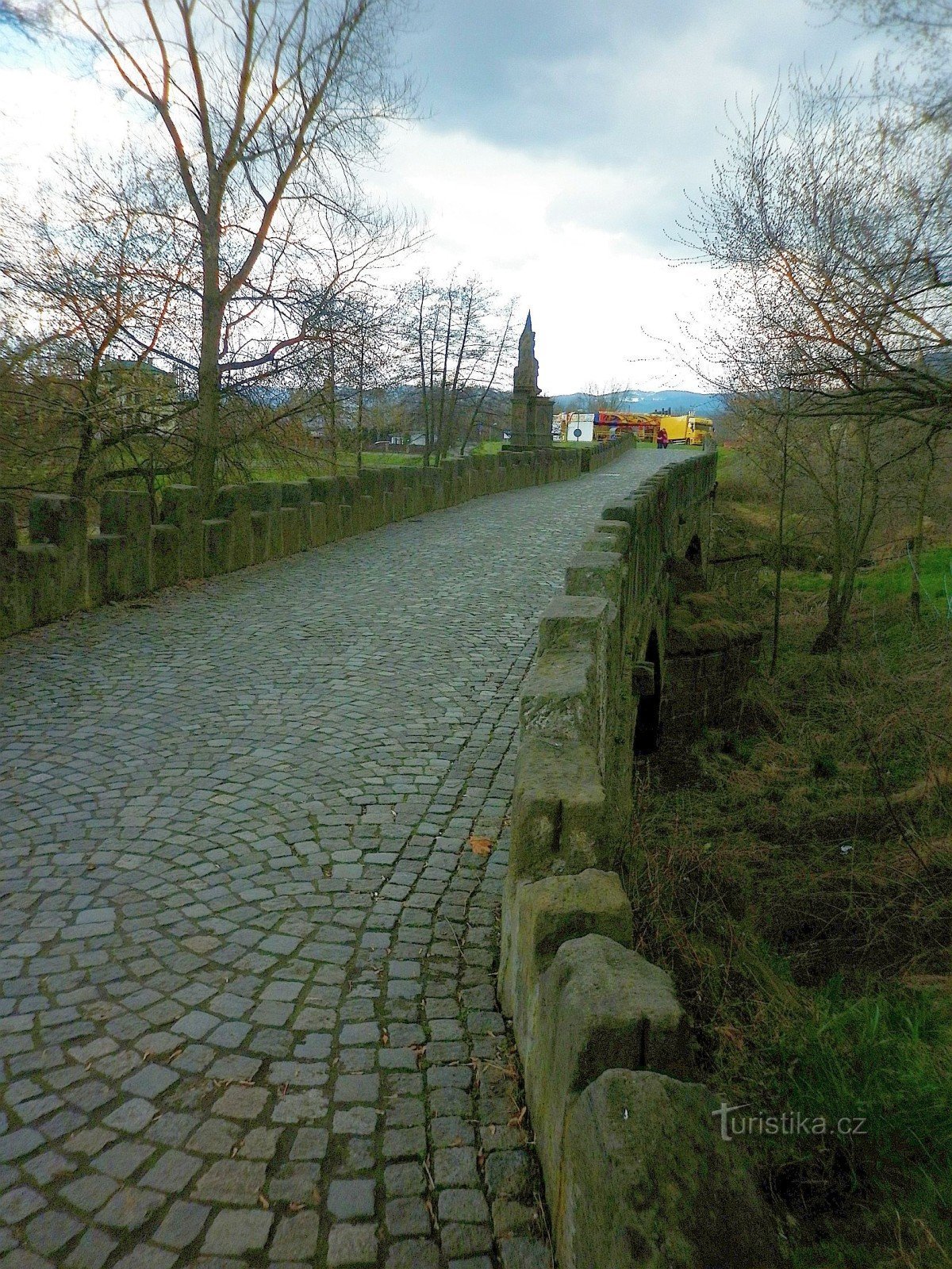 Gamla stadsbron i Děčín