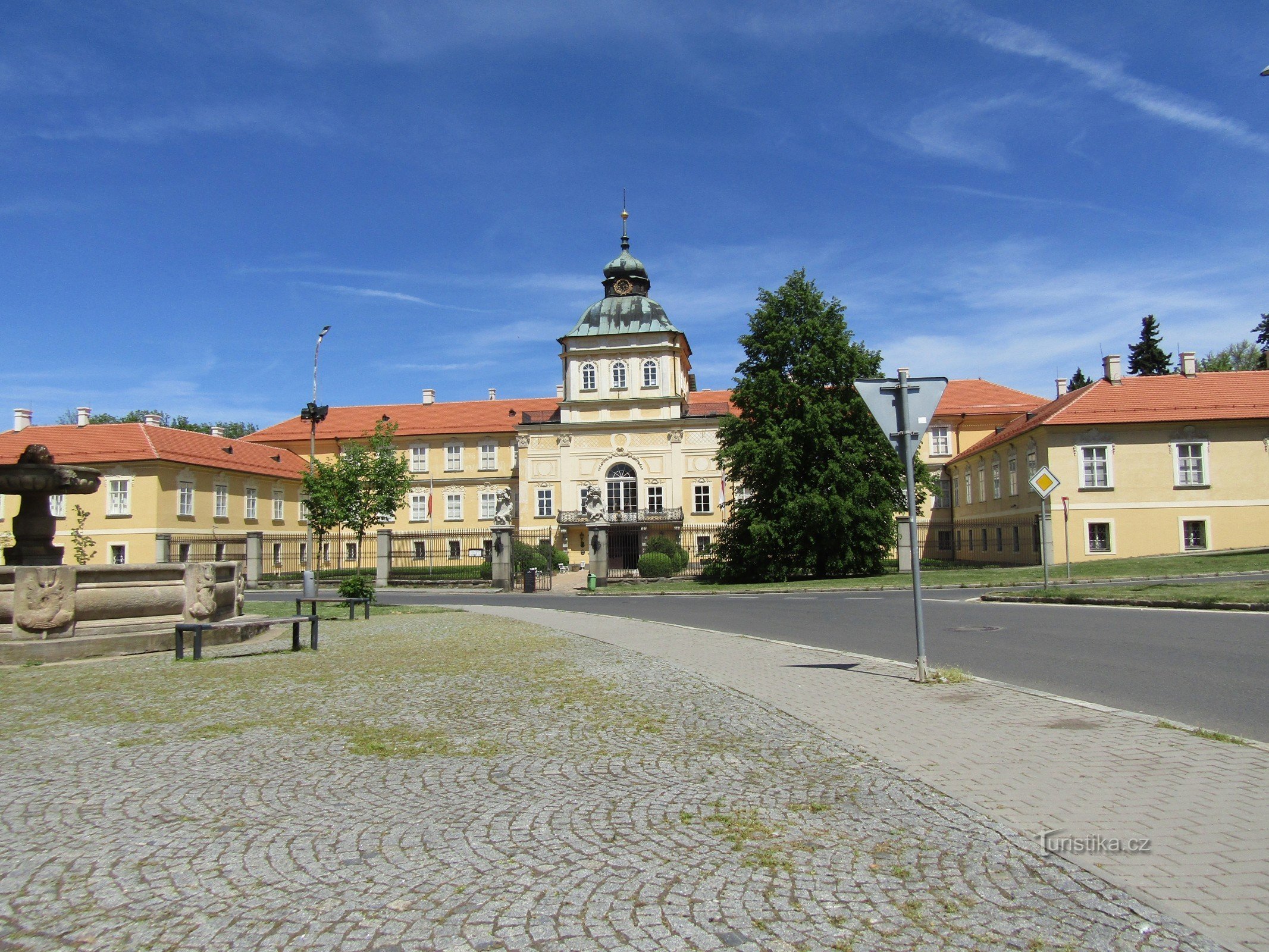 Gammelt og nyt slot i Hořovice