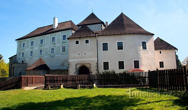Het oude kasteel in Nové Hrady