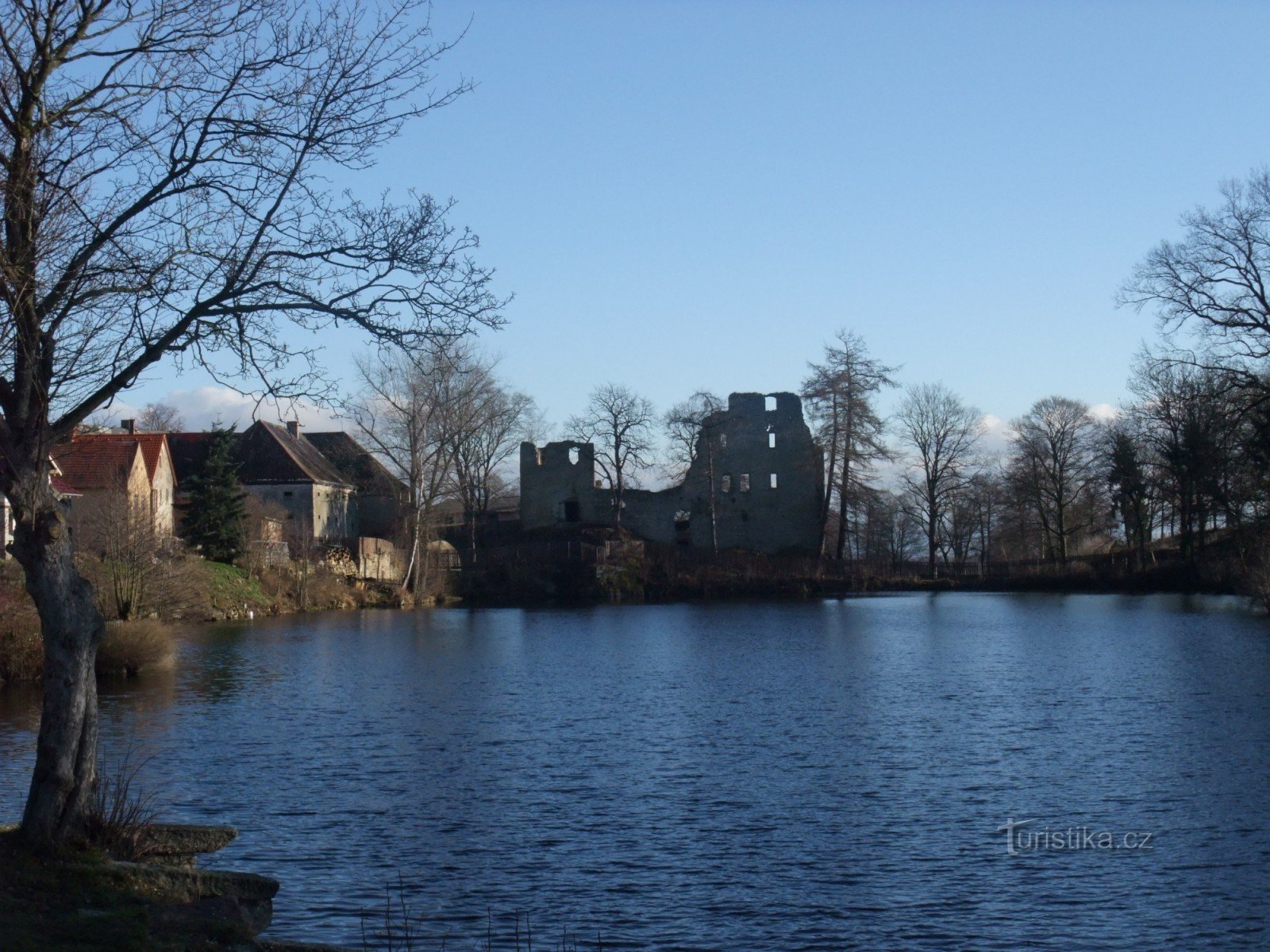 Gammel dam