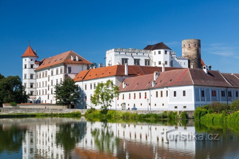 Château et château d'État