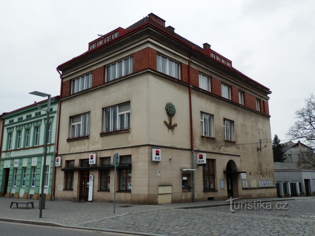 Существующее здание Komerční banka