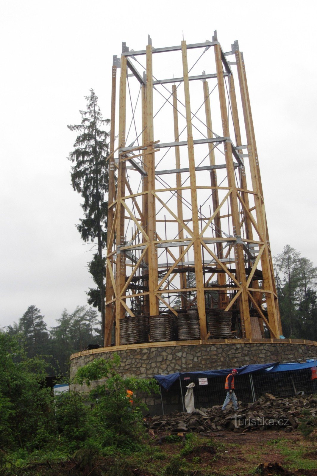 Costruzione della torre di avvistamento su Velký Kosír 2