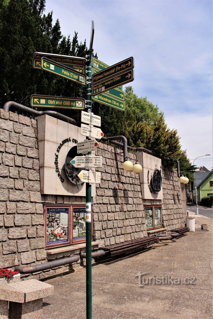 The wall against the municipal office