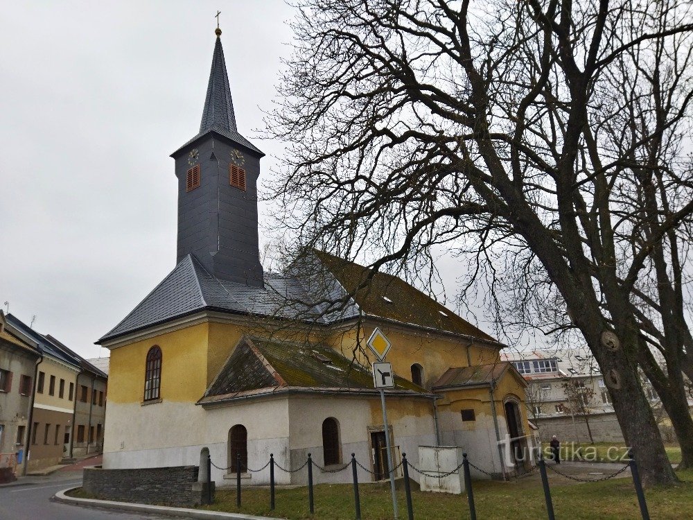 Šternberk - Nhà thờ Chúa Ba Ngôi