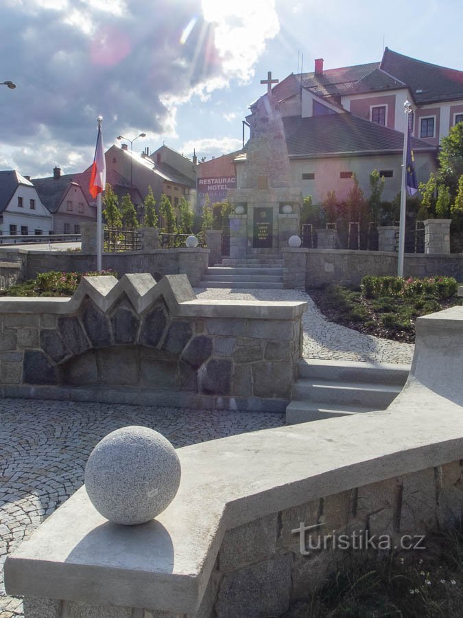 Escudos (Šilperk) – memorial de guerra