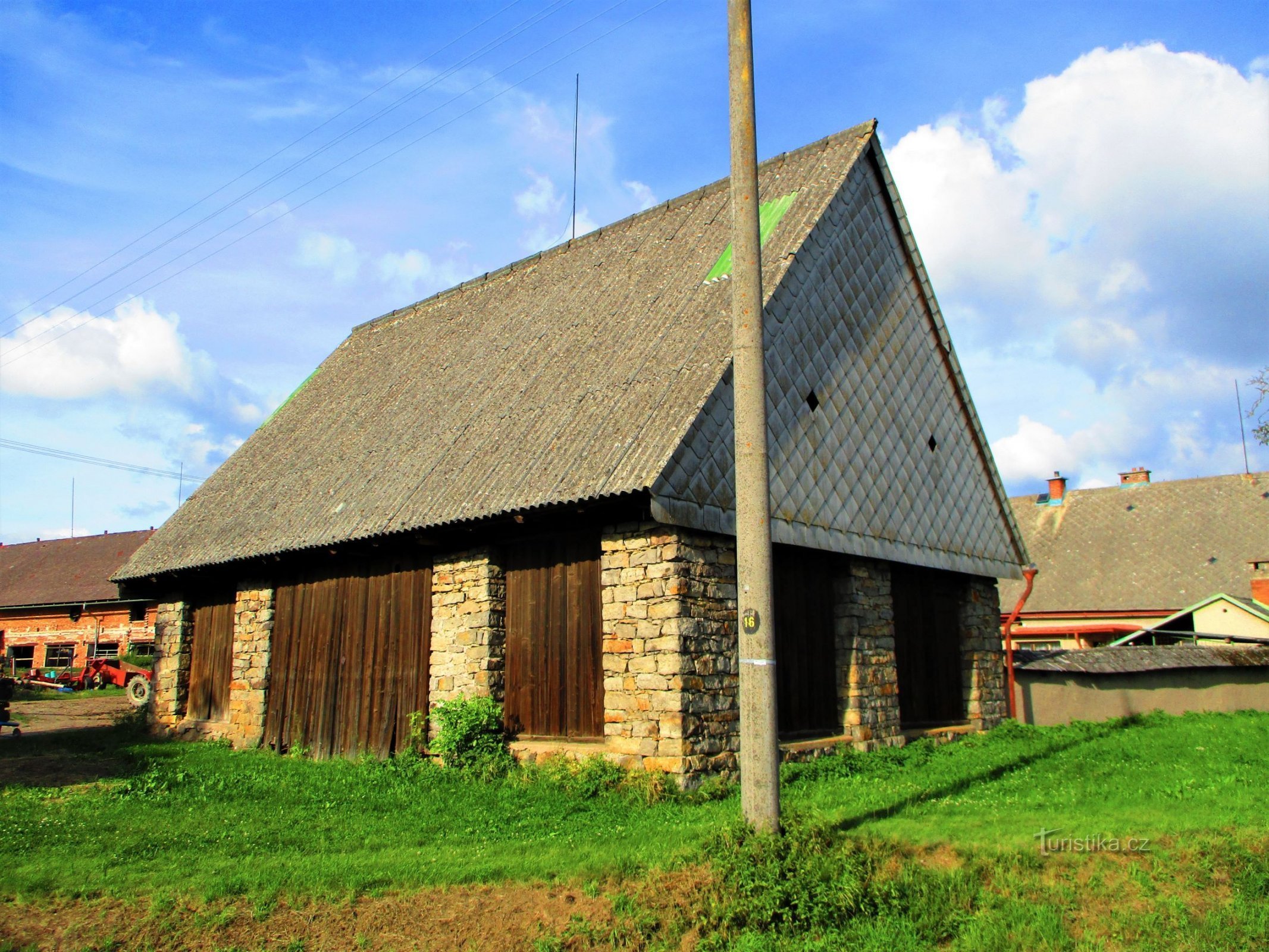 Barn ở số 14 (Všeliby, 1.9.2021/XNUMX/XNUMX)