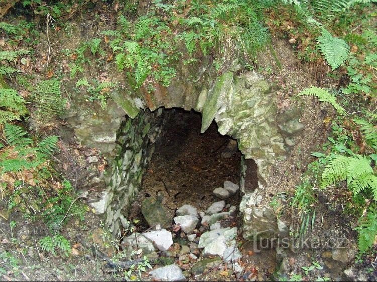 Stola Vápenka: Entrance to the upper part. 25.9.05