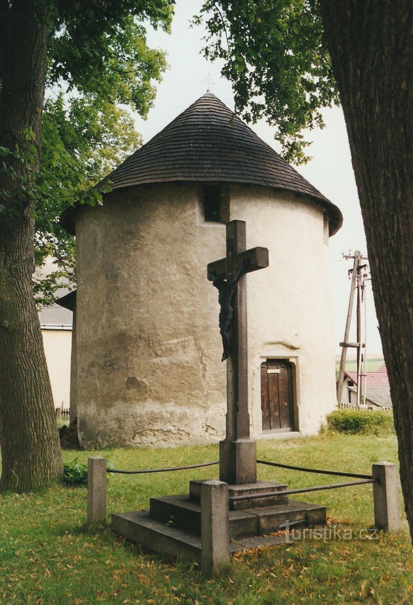 Stonařovský Romanesque carner