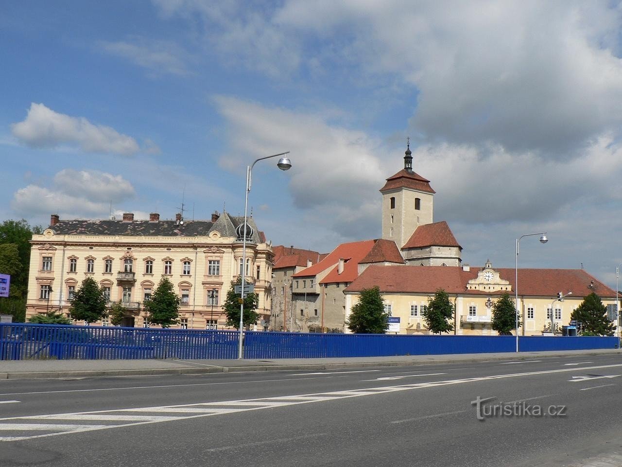 Strakonice, un castel deasupra râului Otava.