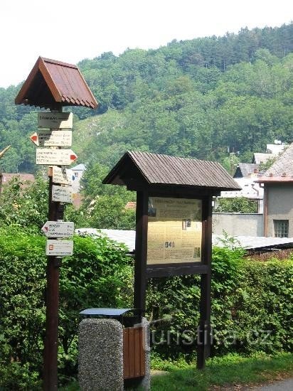 Štramberk - Nationalpark - skylt: Nationellt naturmonument, öppnade 1922