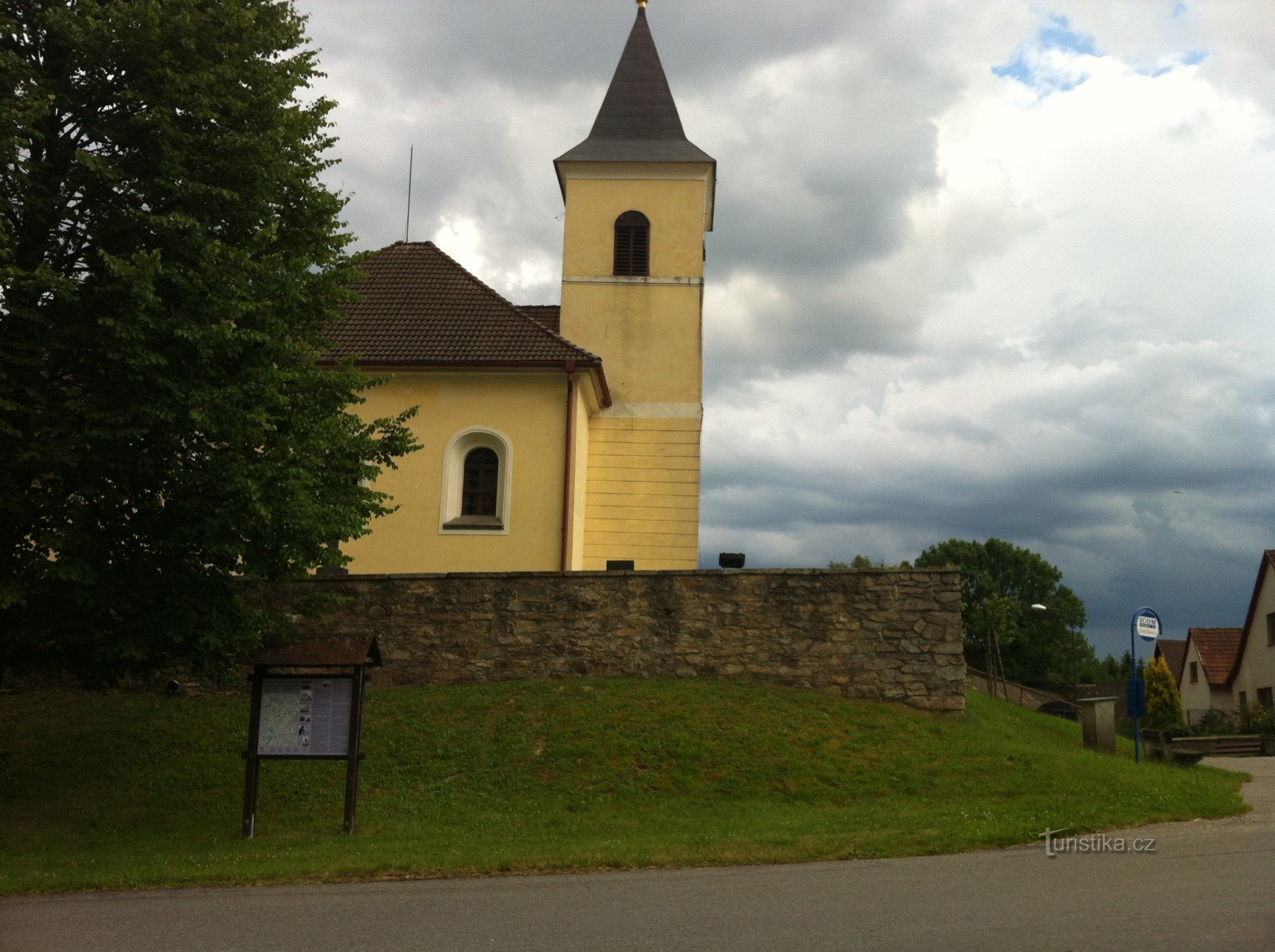 Stranná - kyrkan St. Bartolomeus