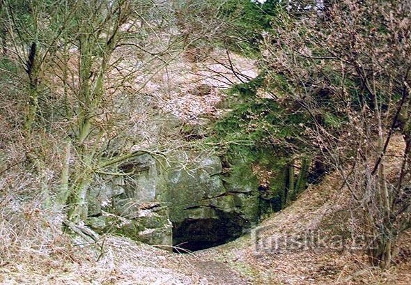 Strasín-barlang