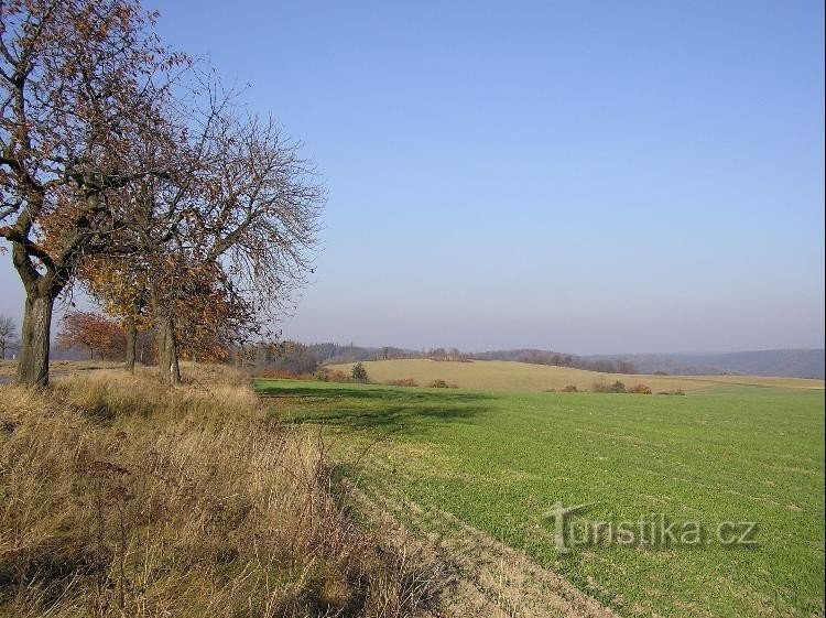 Wache: Hügel hinter Spálov