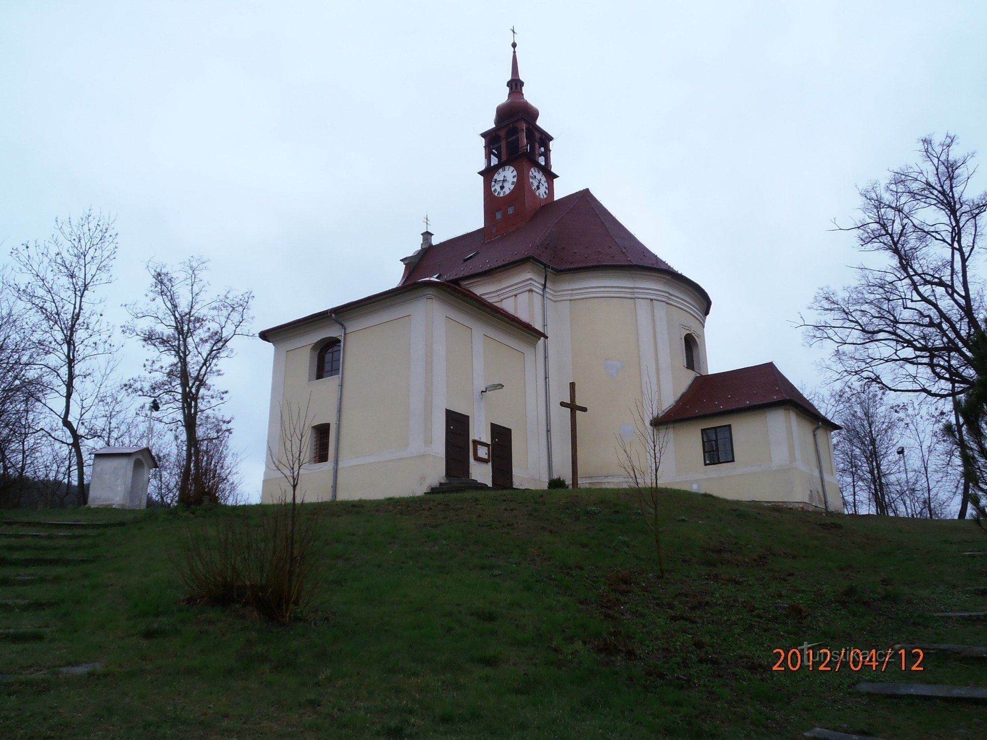 Wachturm-Kirche_Andělů_Strážných