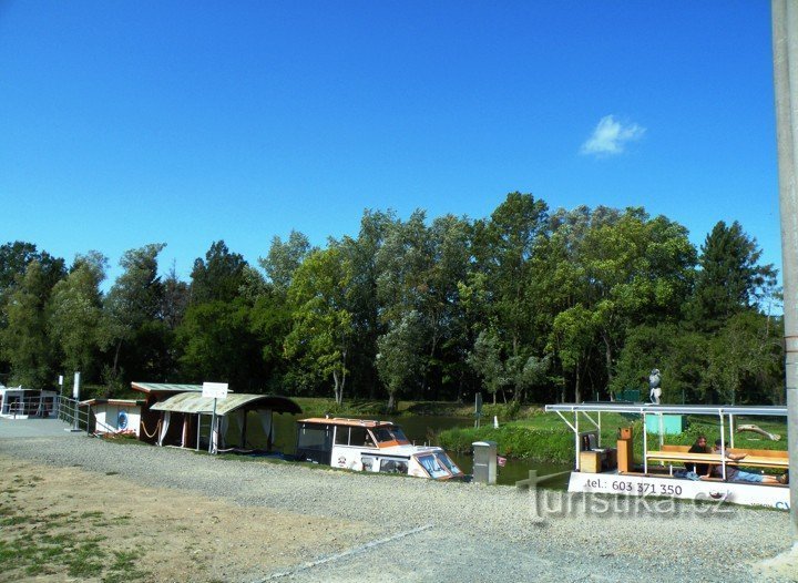 Strážnice, port sur le canal Baťa