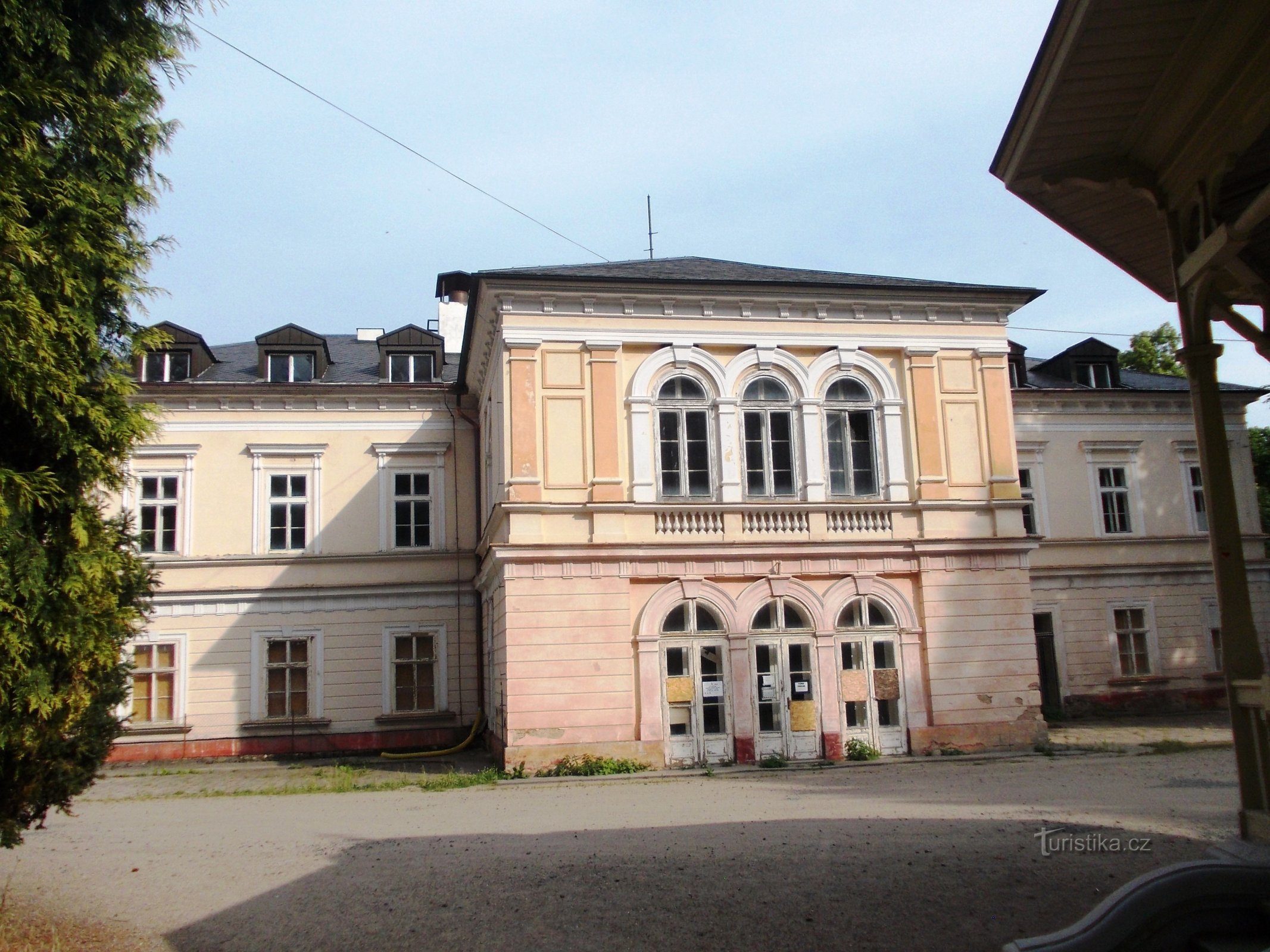 the center of the building from the west