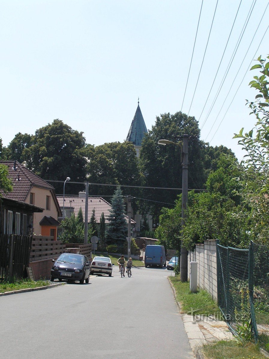 il centro del paese con la chiesa