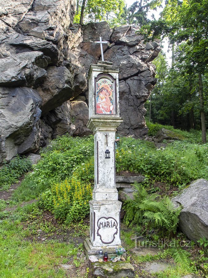 Por el medio de las montañas de Orlické: Mladkov, Adam, Zemská brána, Hanička, Anna y de vuelta por Neratov