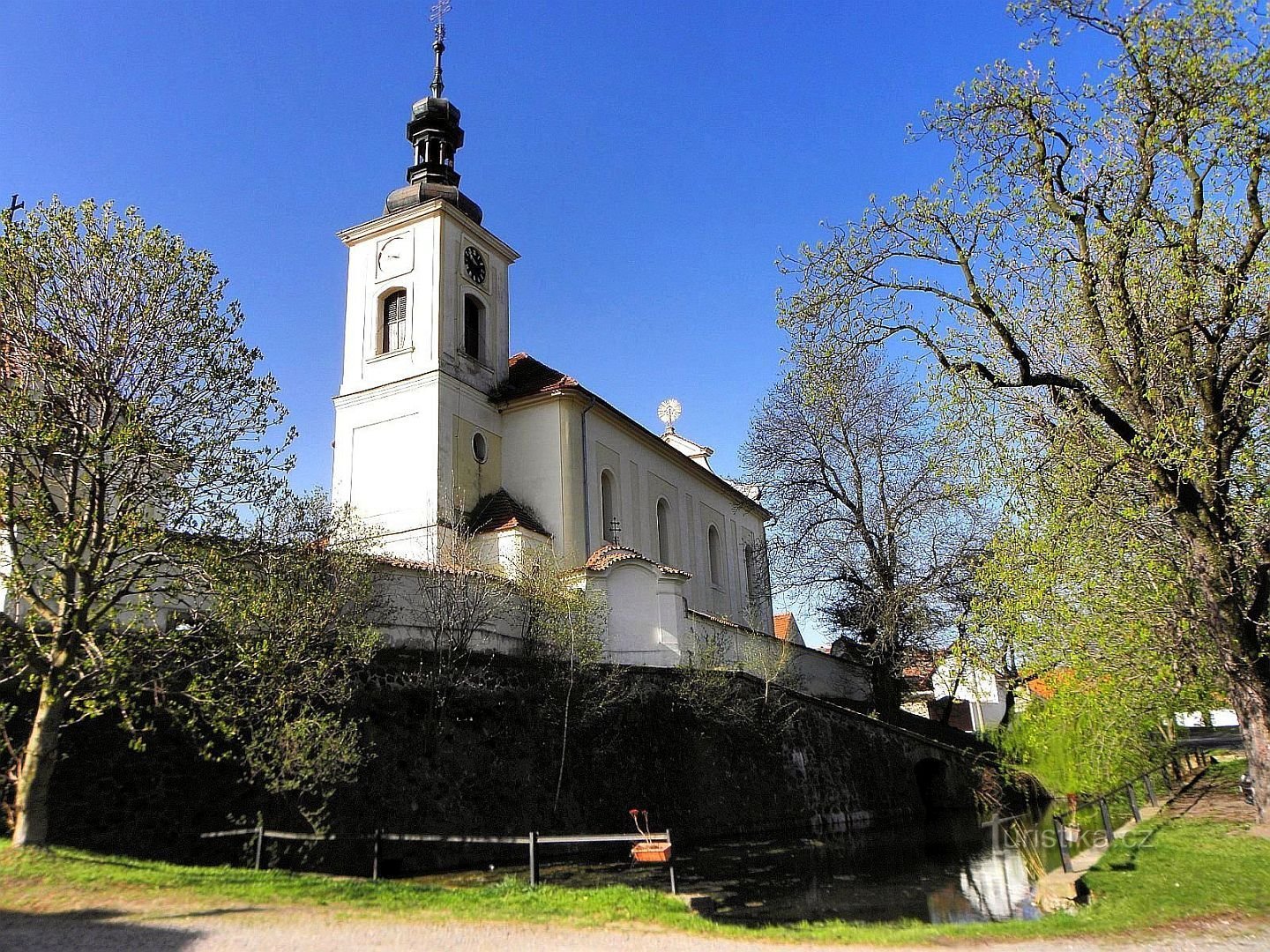 Středokluky, église St. Procope