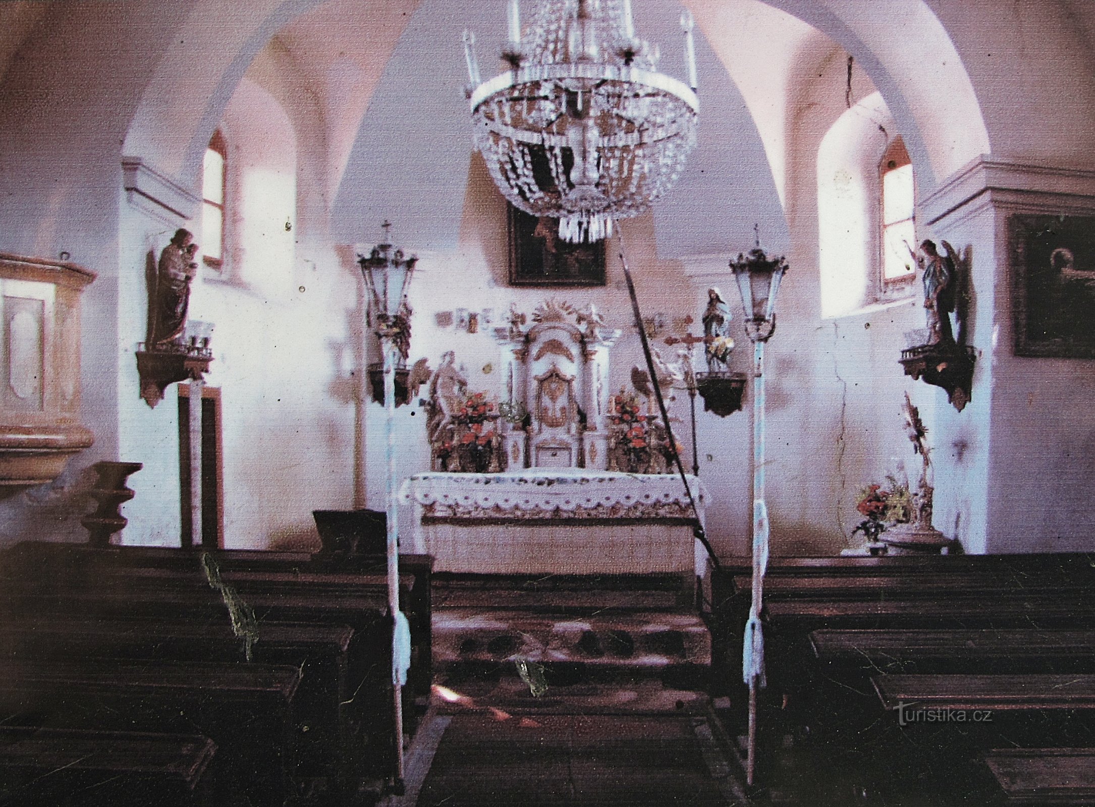 Стршедолеси - церковь св. Антония Падуанского