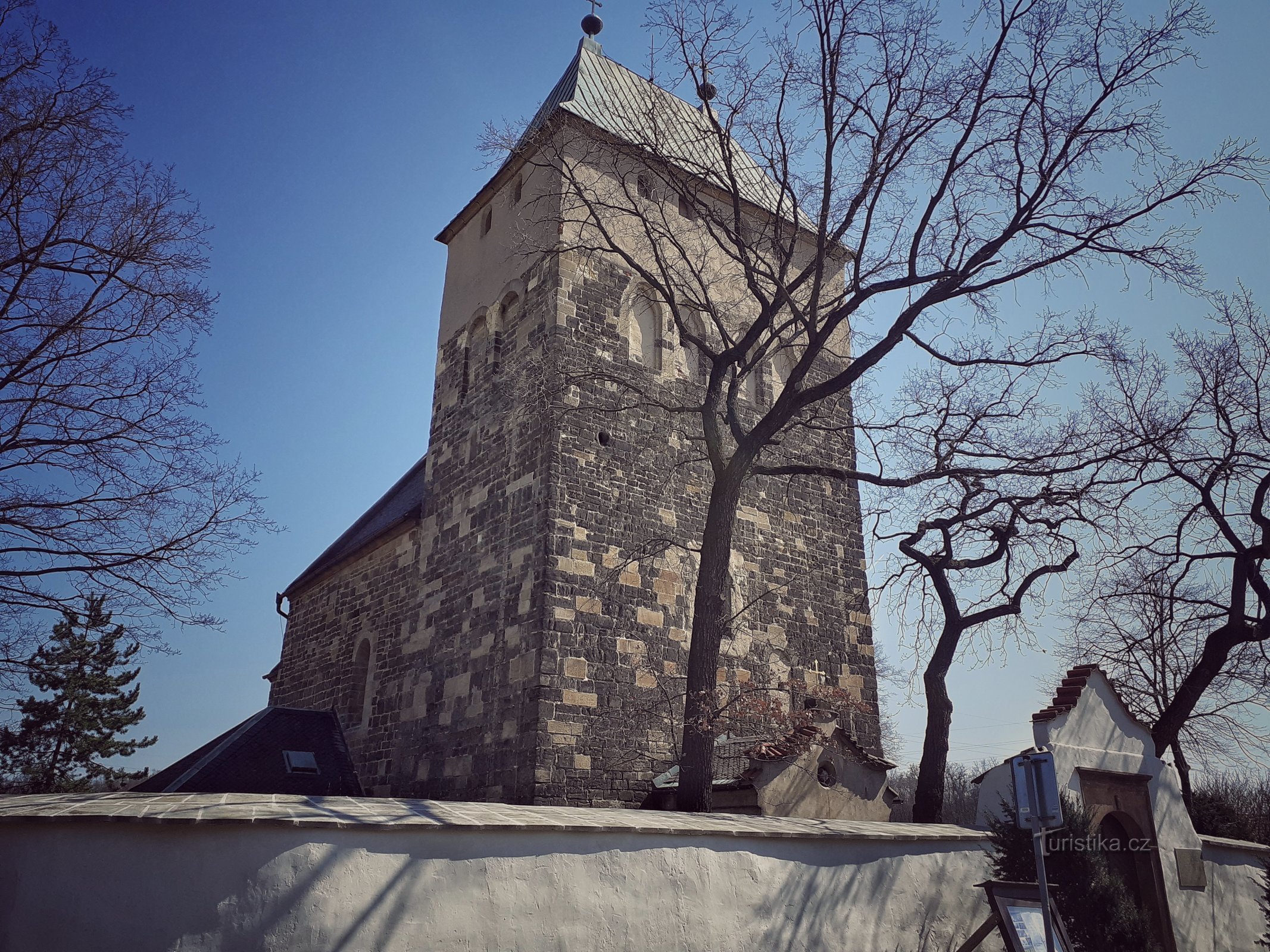 Srednjovjekovna crkva