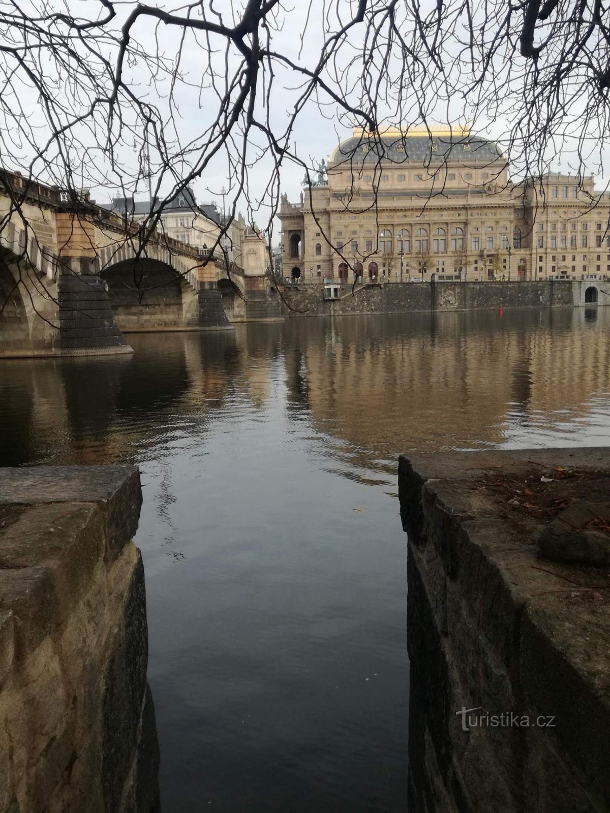 Strělecký ostrov vas bo v vsakem vremenu približal okoliškim lepotam