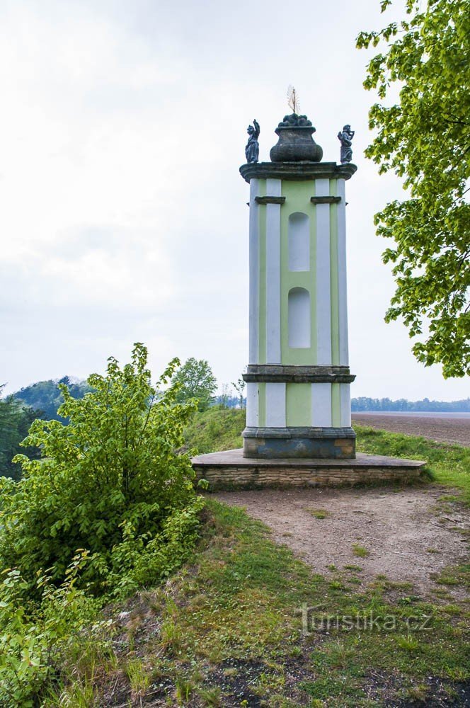 Střemošice - la colonne de la Sainte Trinité