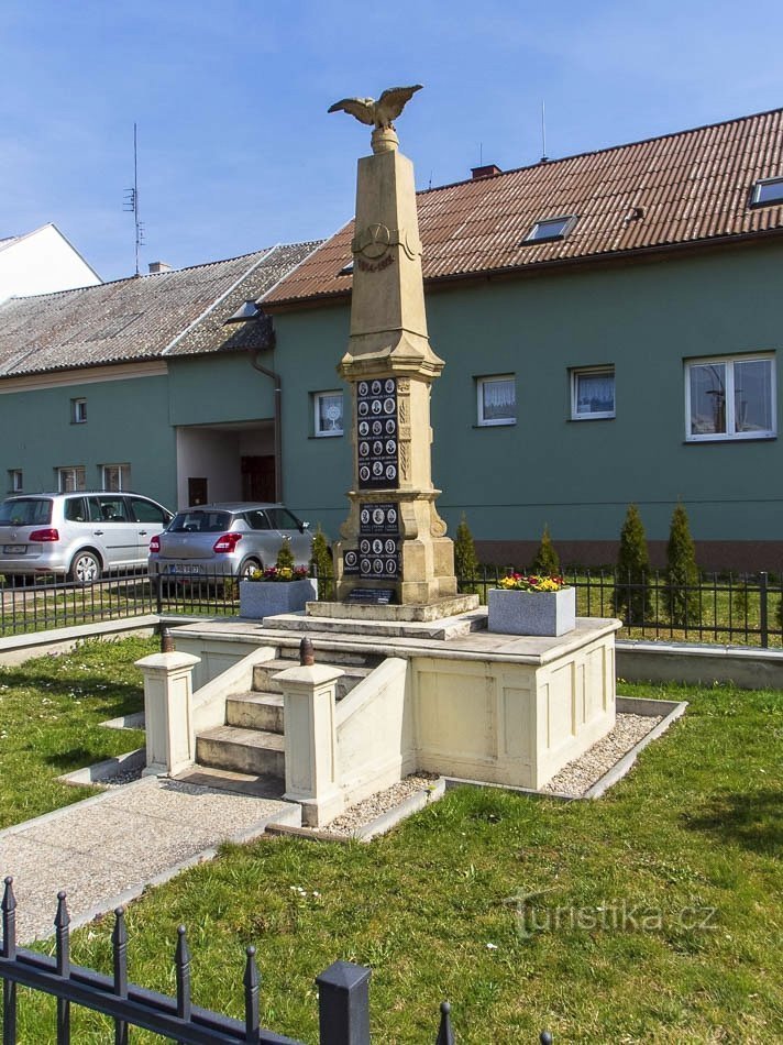 Střen - pomnik poległym