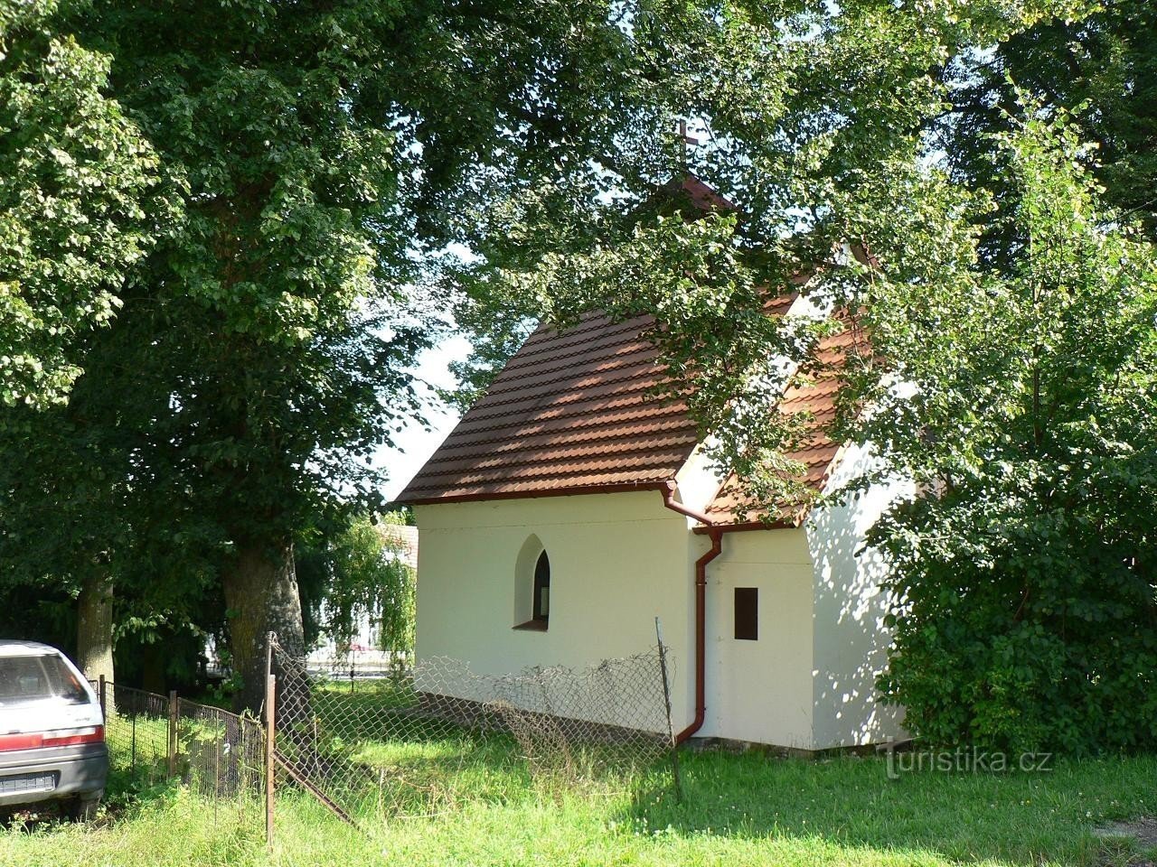 Střeziměř, chapel on the navsi