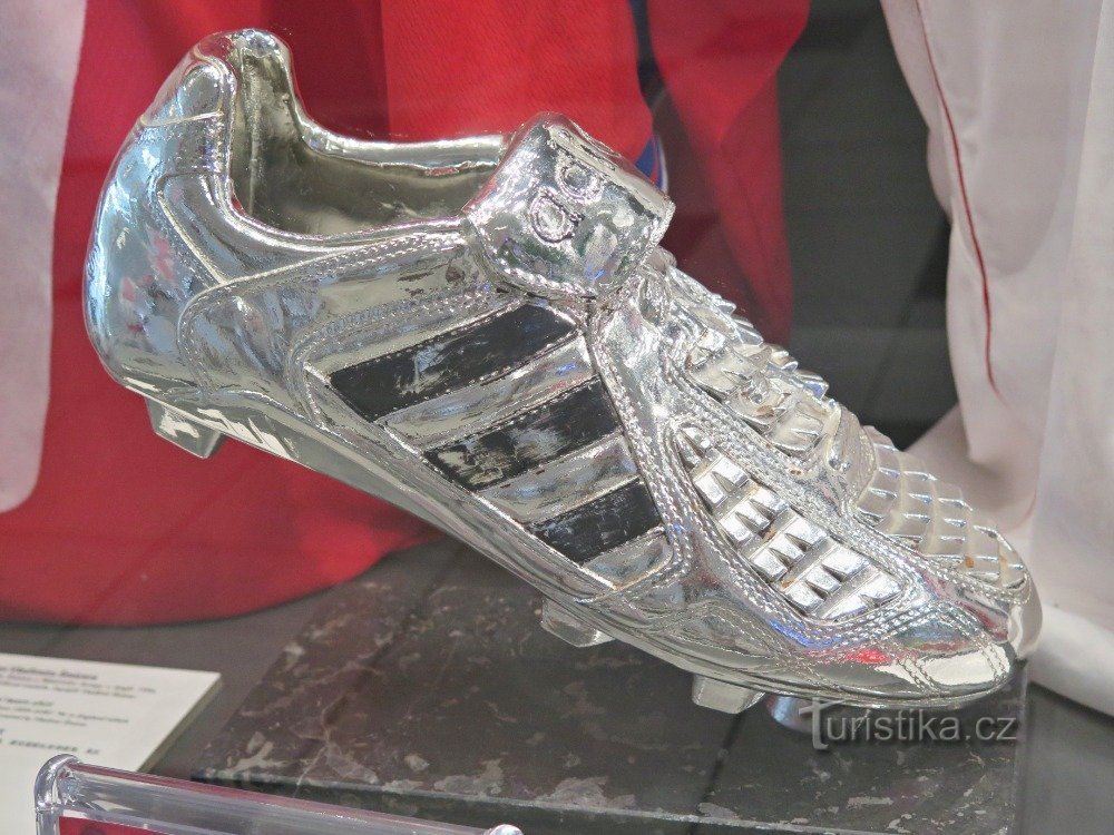 silver football boots of Vladimír Šmicer