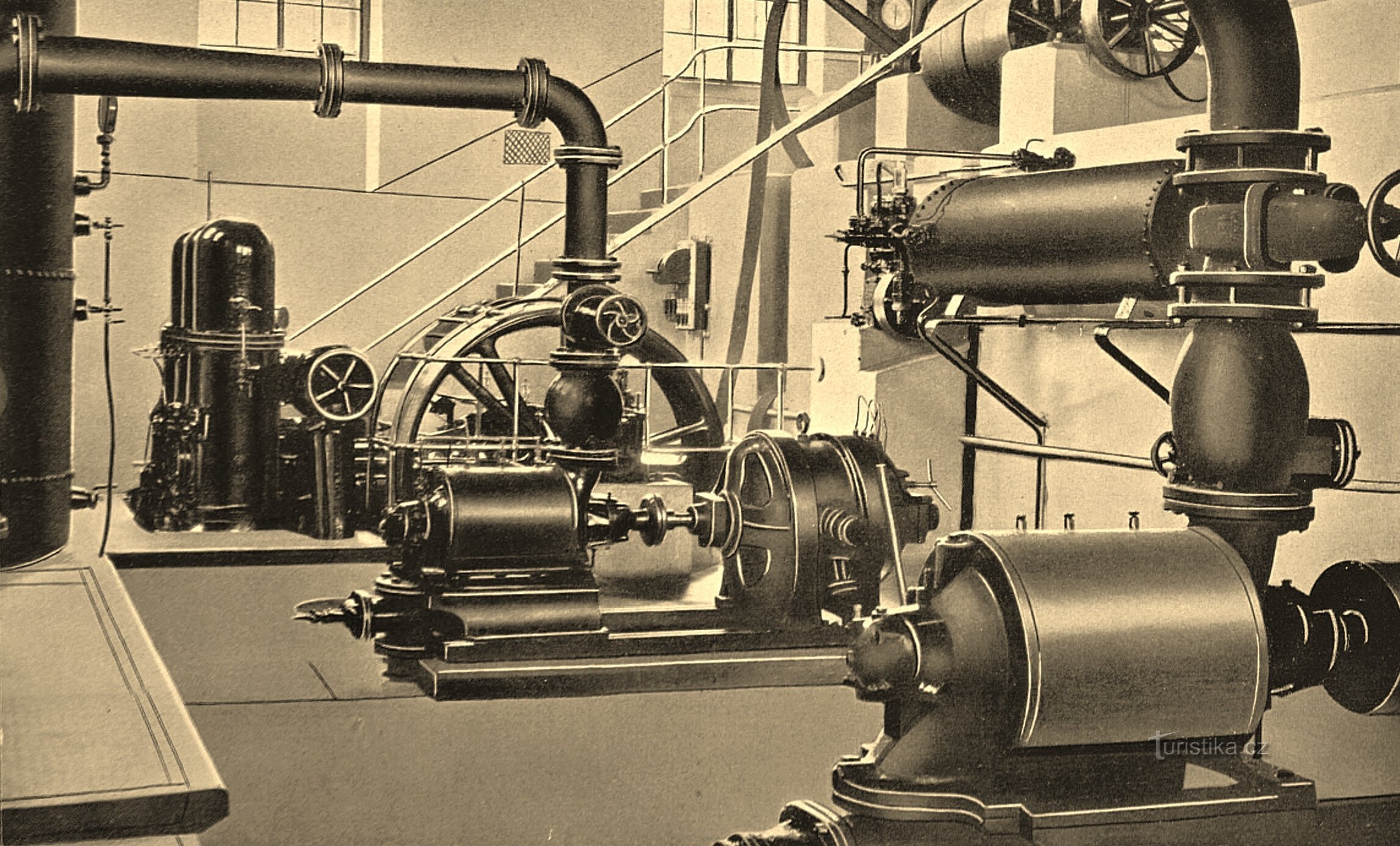 Phòng máy của nhà máy cấp nước thành phố Pardubice trước năm 1935