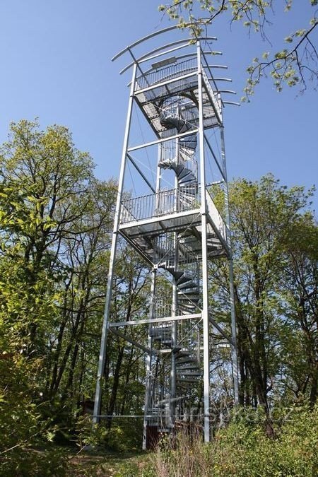 Baum - Aussichtsturm Ostrá Horka