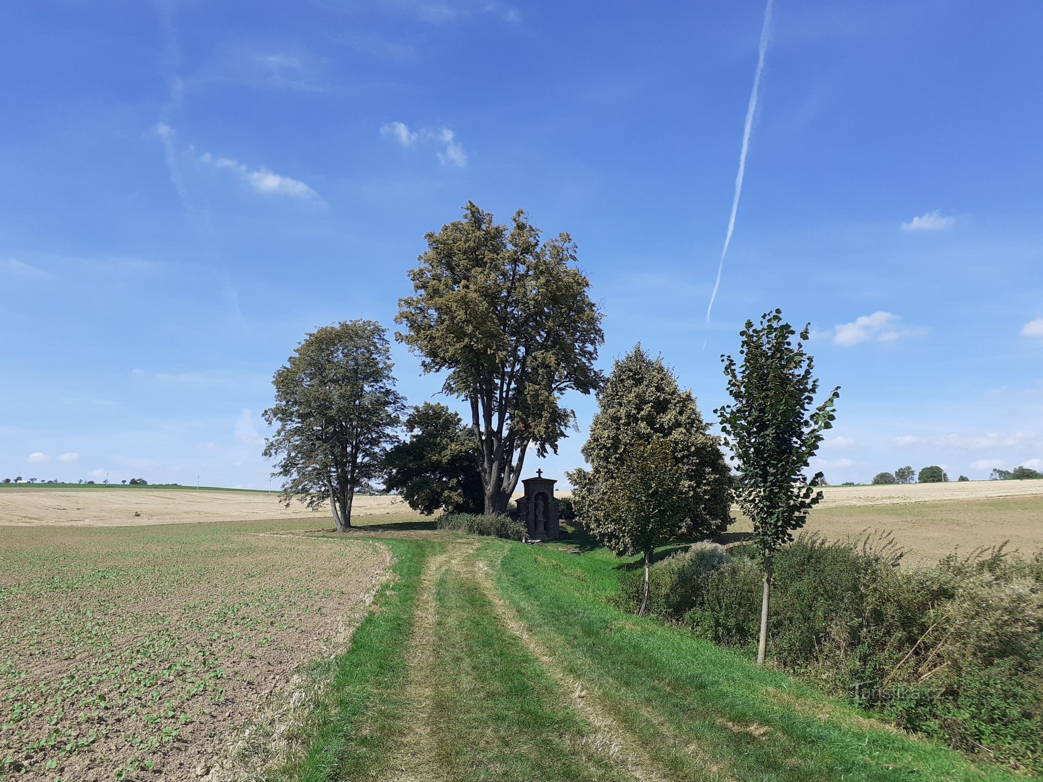 Well en kapel van St. Vojtěch bij Bylan bij Kutná Hora