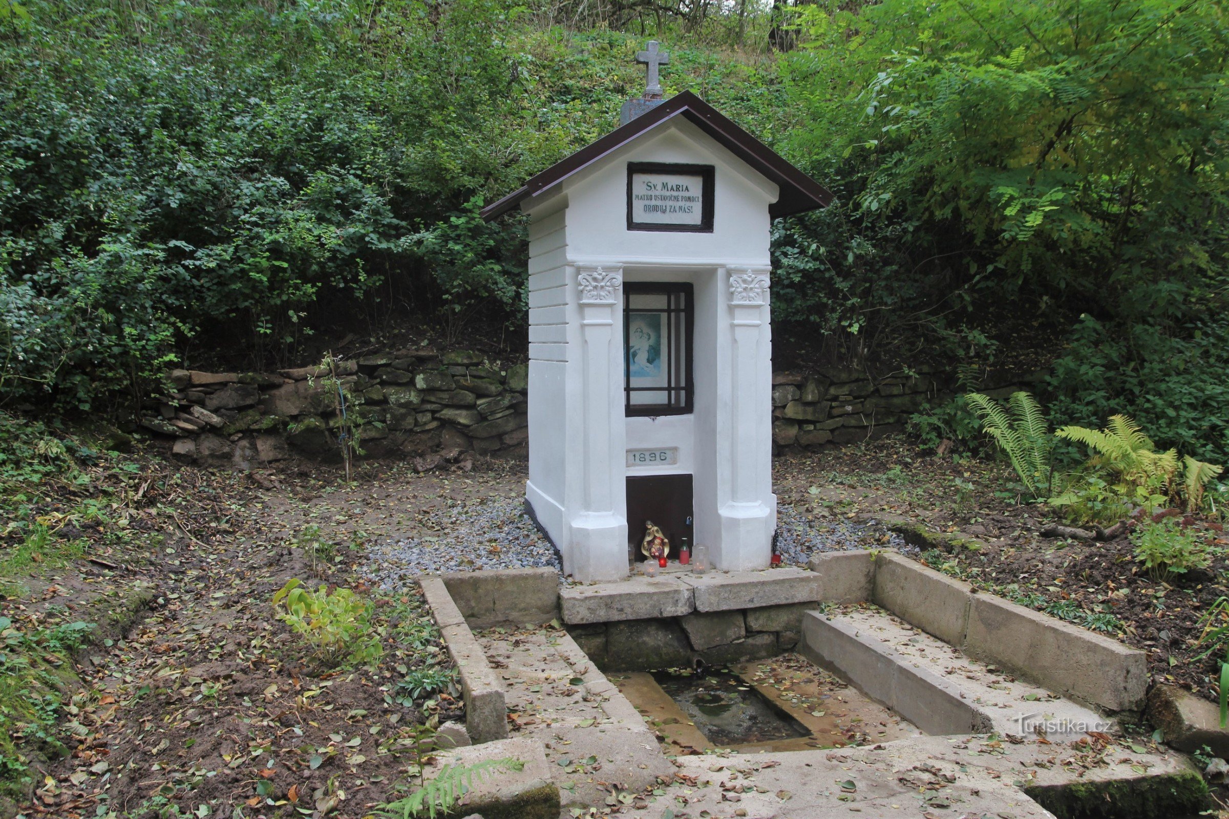 Studánka Slešůvka 学校