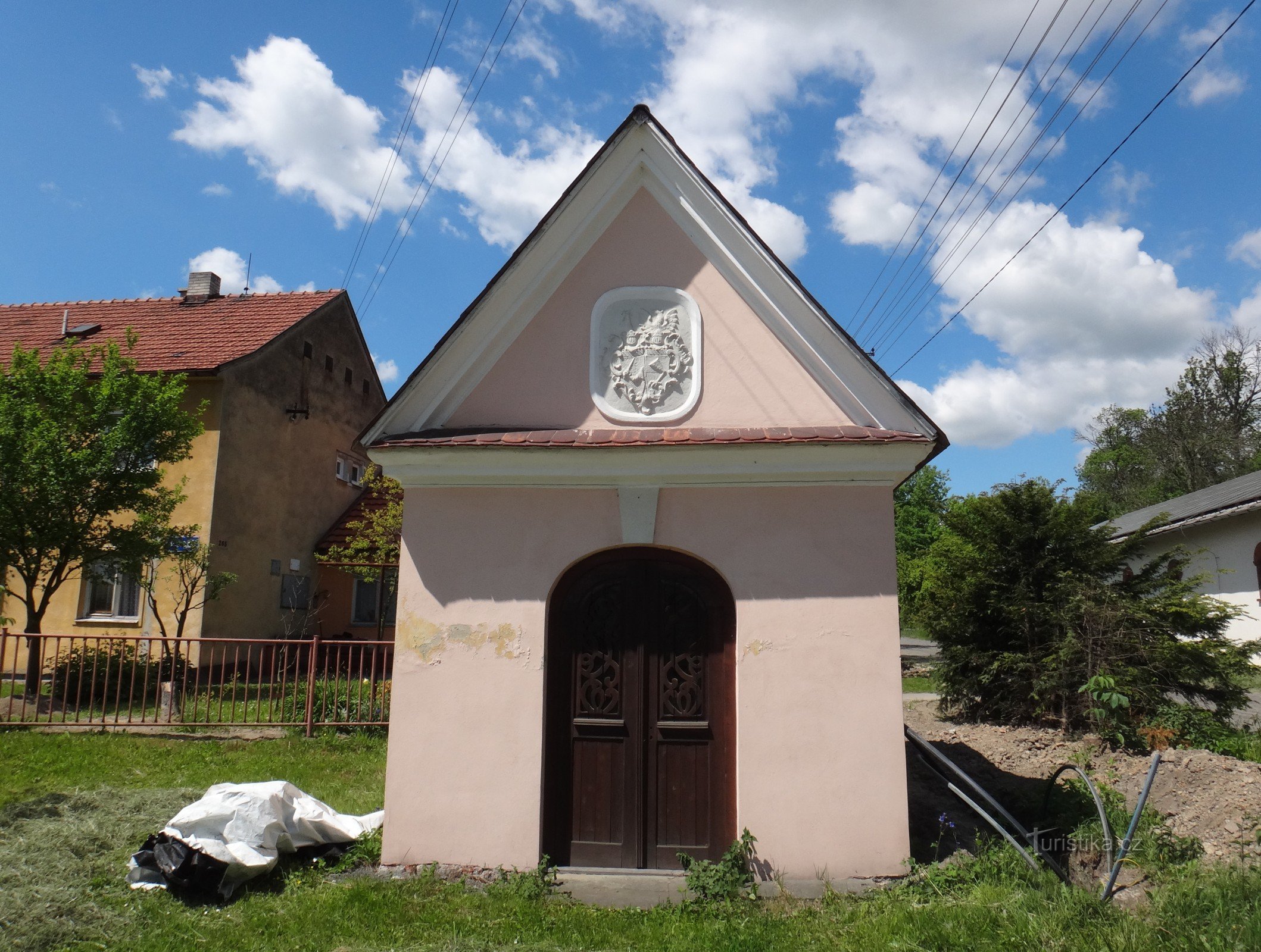 The well of the Řeplinských chapel