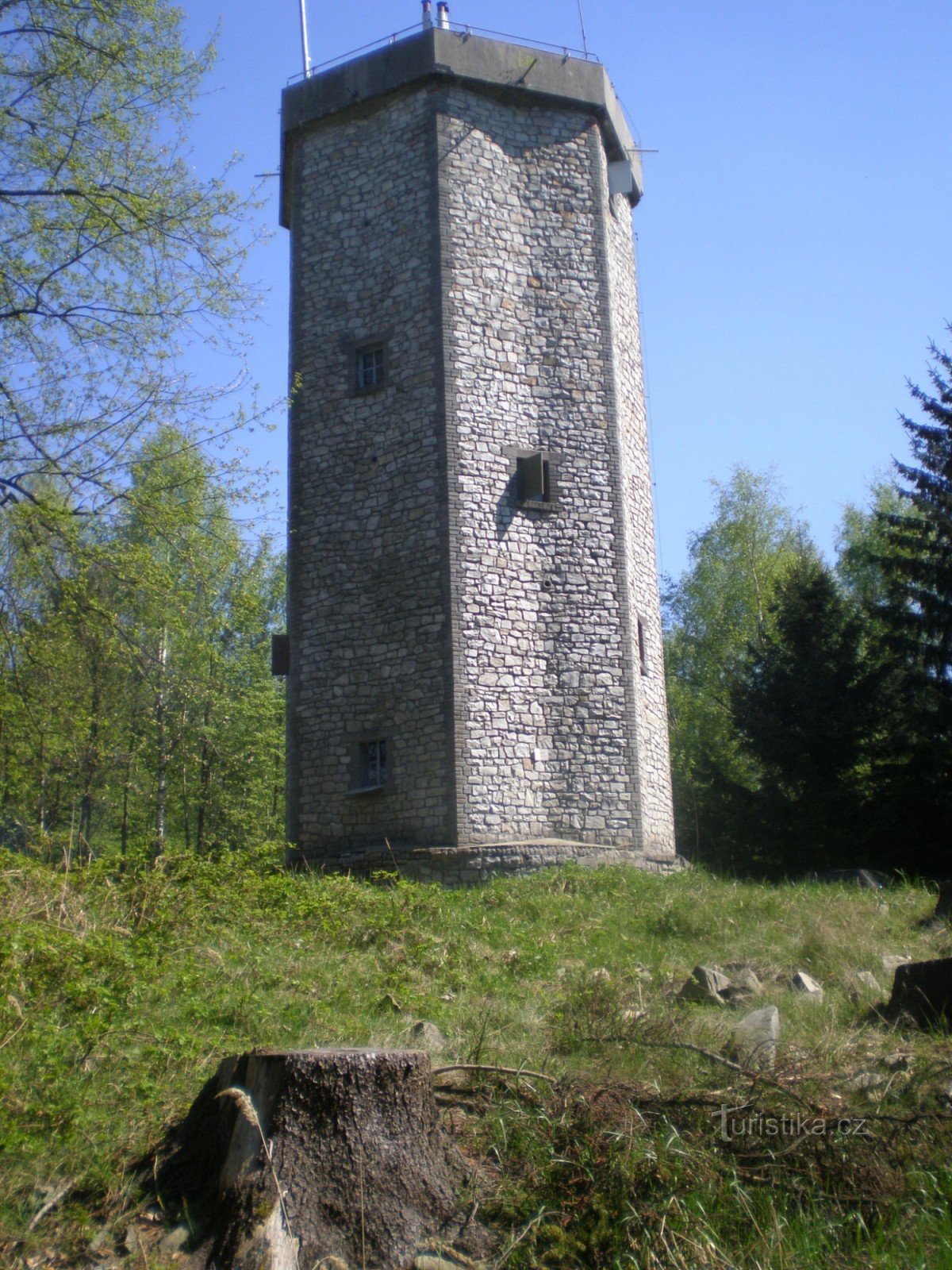 Studený vrch (660m), tháp quan sát