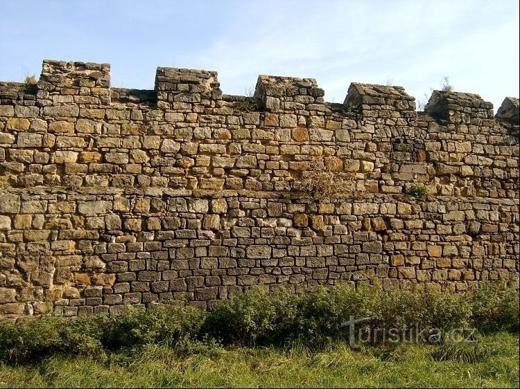 Muralhas escalonadas: no castelo da água