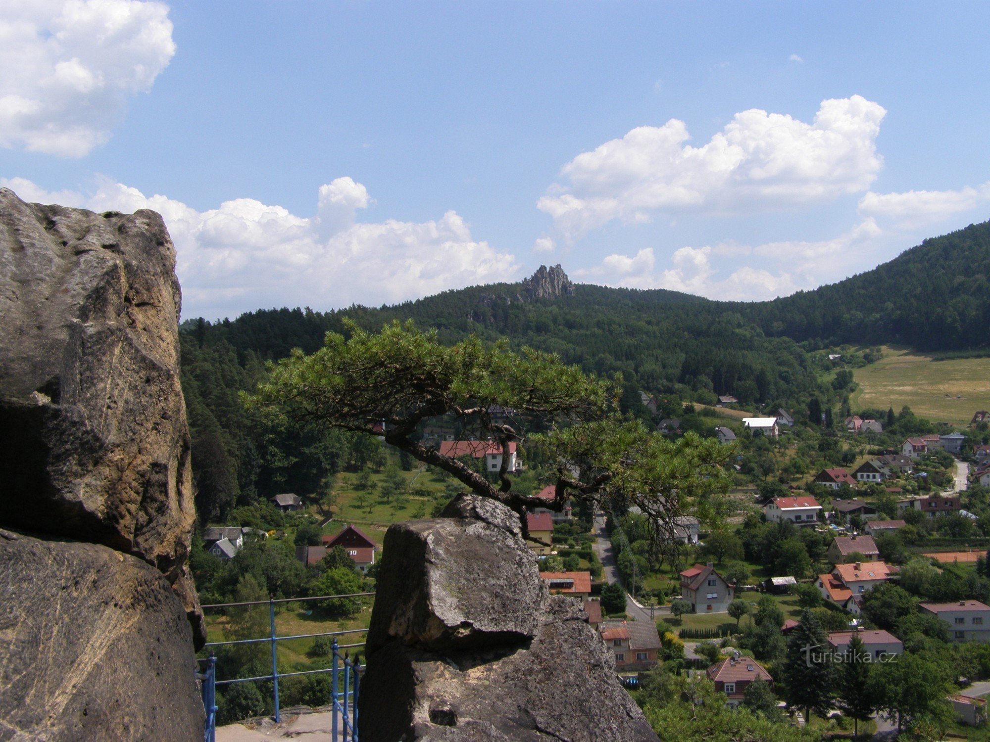 Stânci uscate de la punctul de belvedere Zahrádek