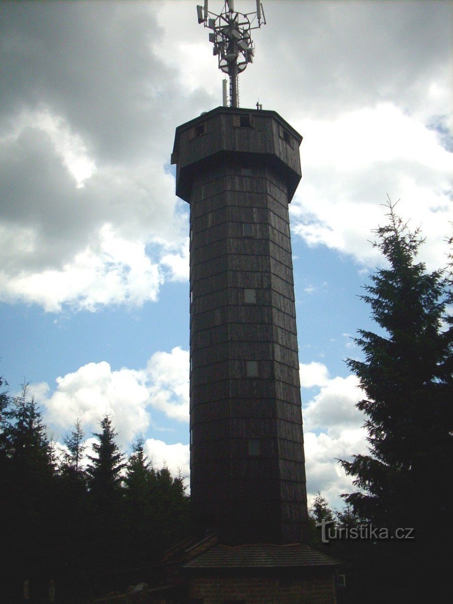 Оглядова вежа Сукениця 1