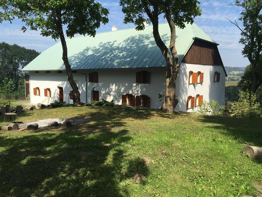 Alojamento em casa de campo medieval em Šumava Splž