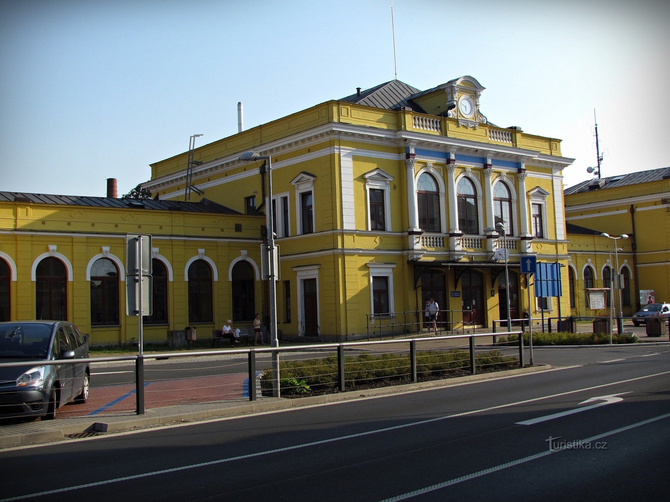 Šumperk - το κεντρικό κτίριο του σιδηροδρομικού σταθμού