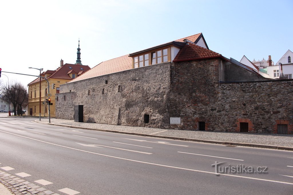 Sušice, hrady na nábřeží Karla Houry