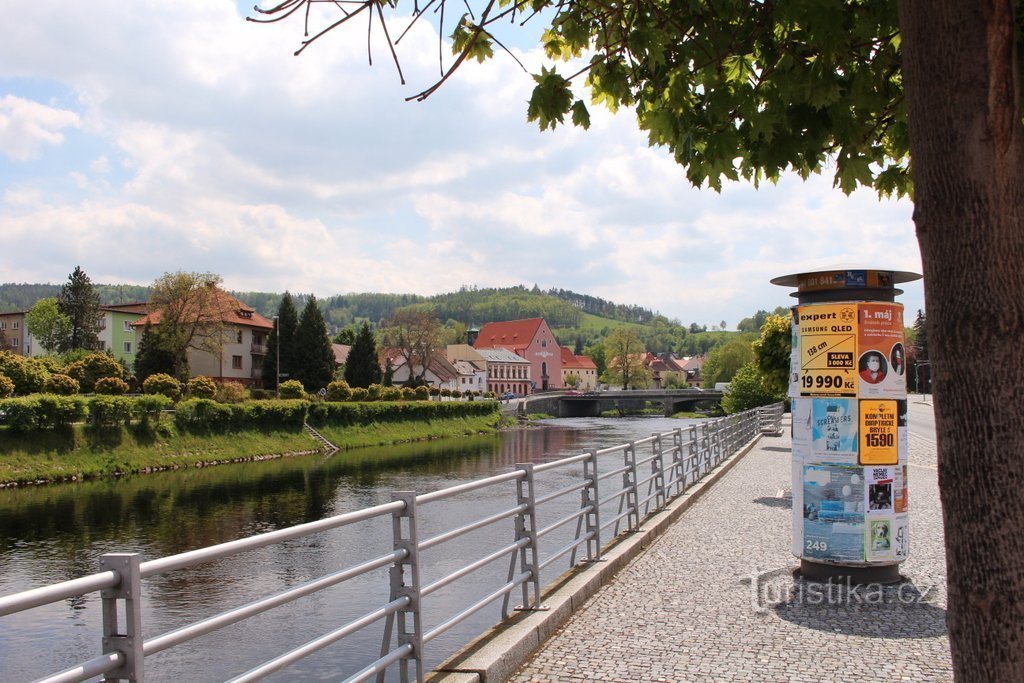 Sušice, pohled na klášter z nábřeží K. Houry