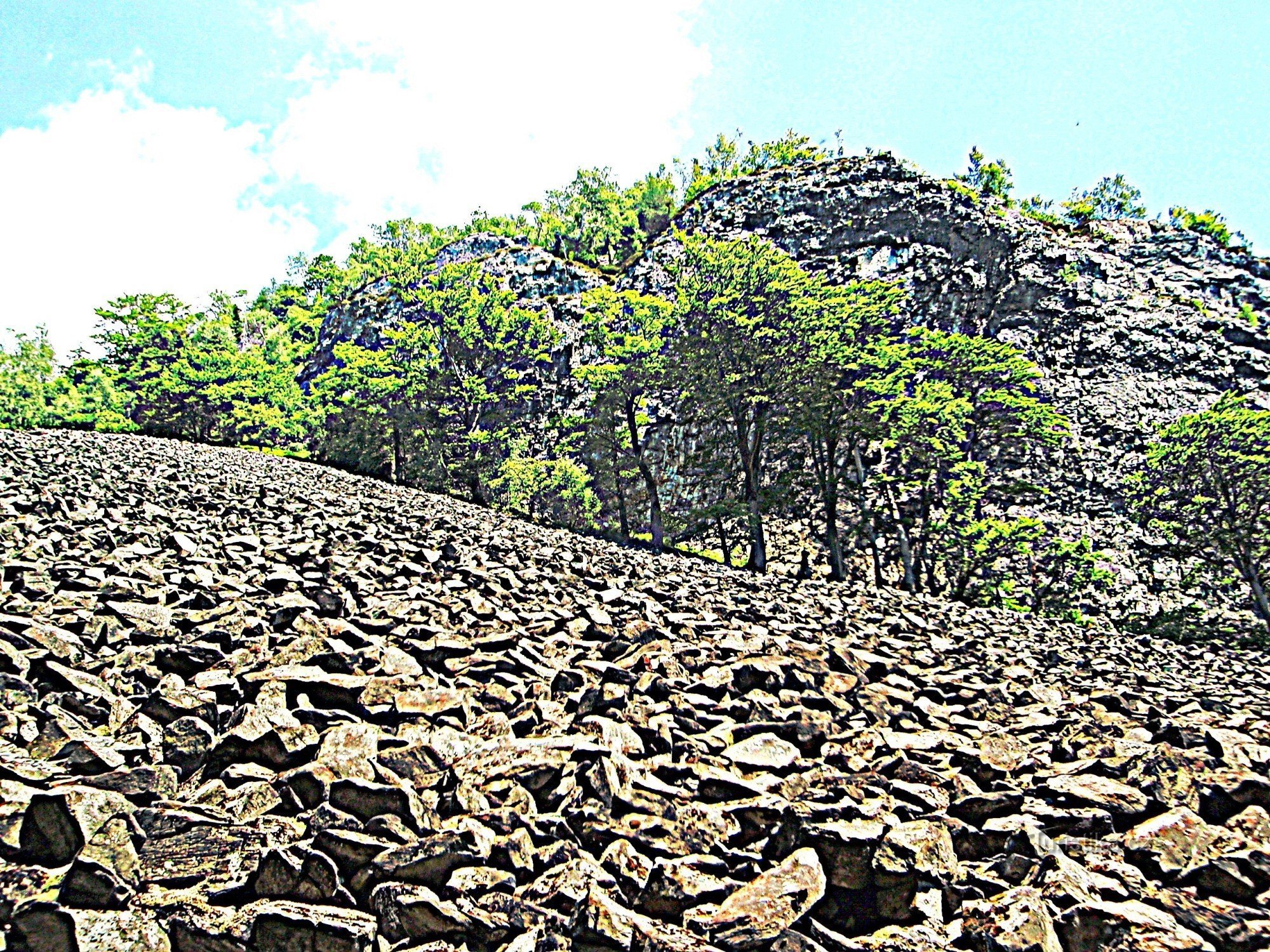 El campo de escombros debajo de la llave