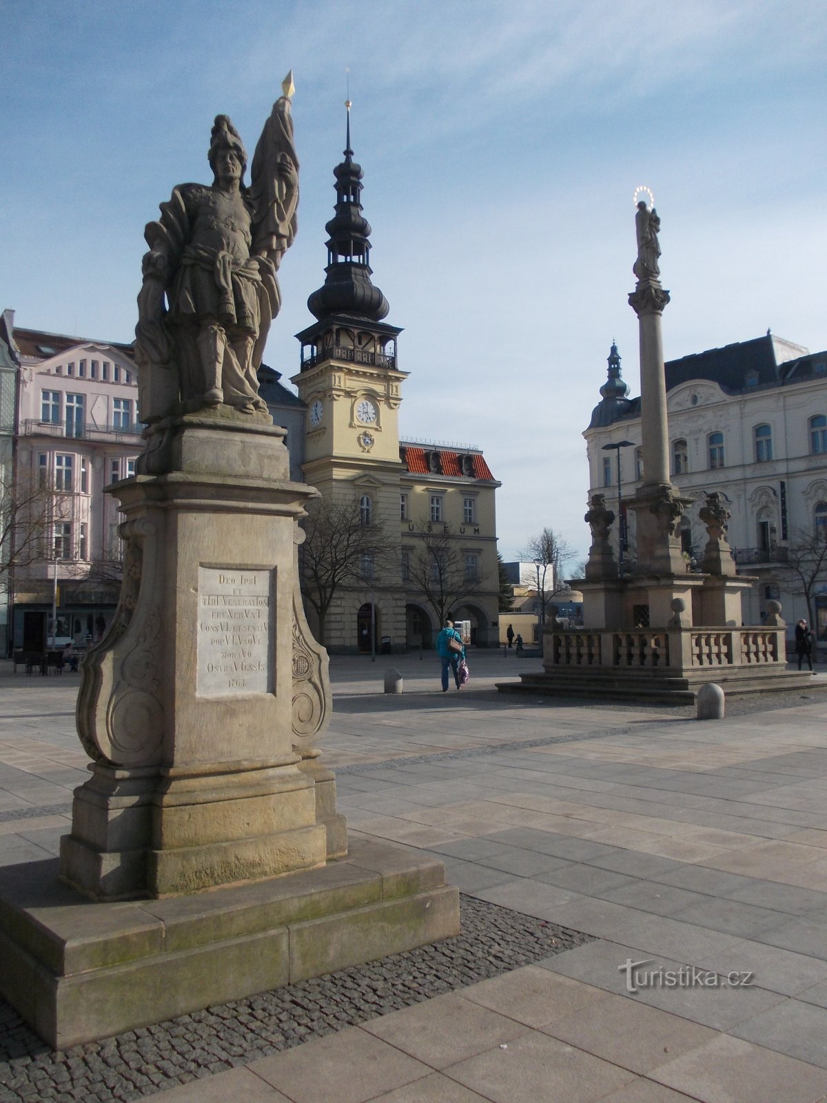 St. Florijana, nekdanja mestna hiša, Marijanski steber