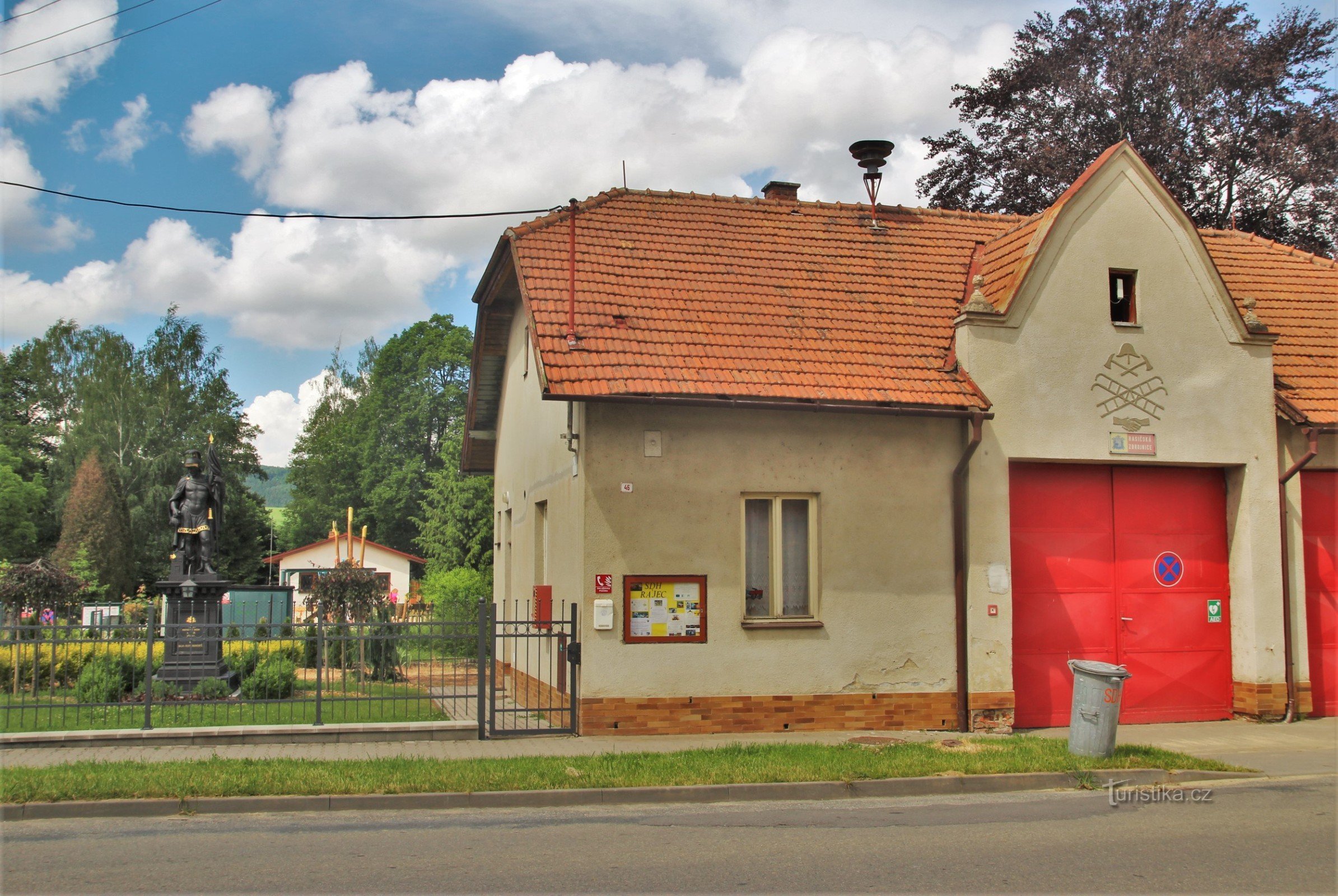 St. Florian à la caserne des pompiers