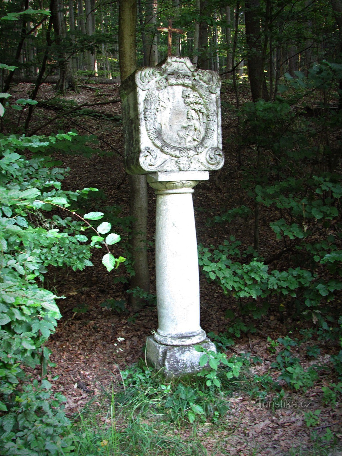 St. Hubert met het kruispunt en het begin van onze route