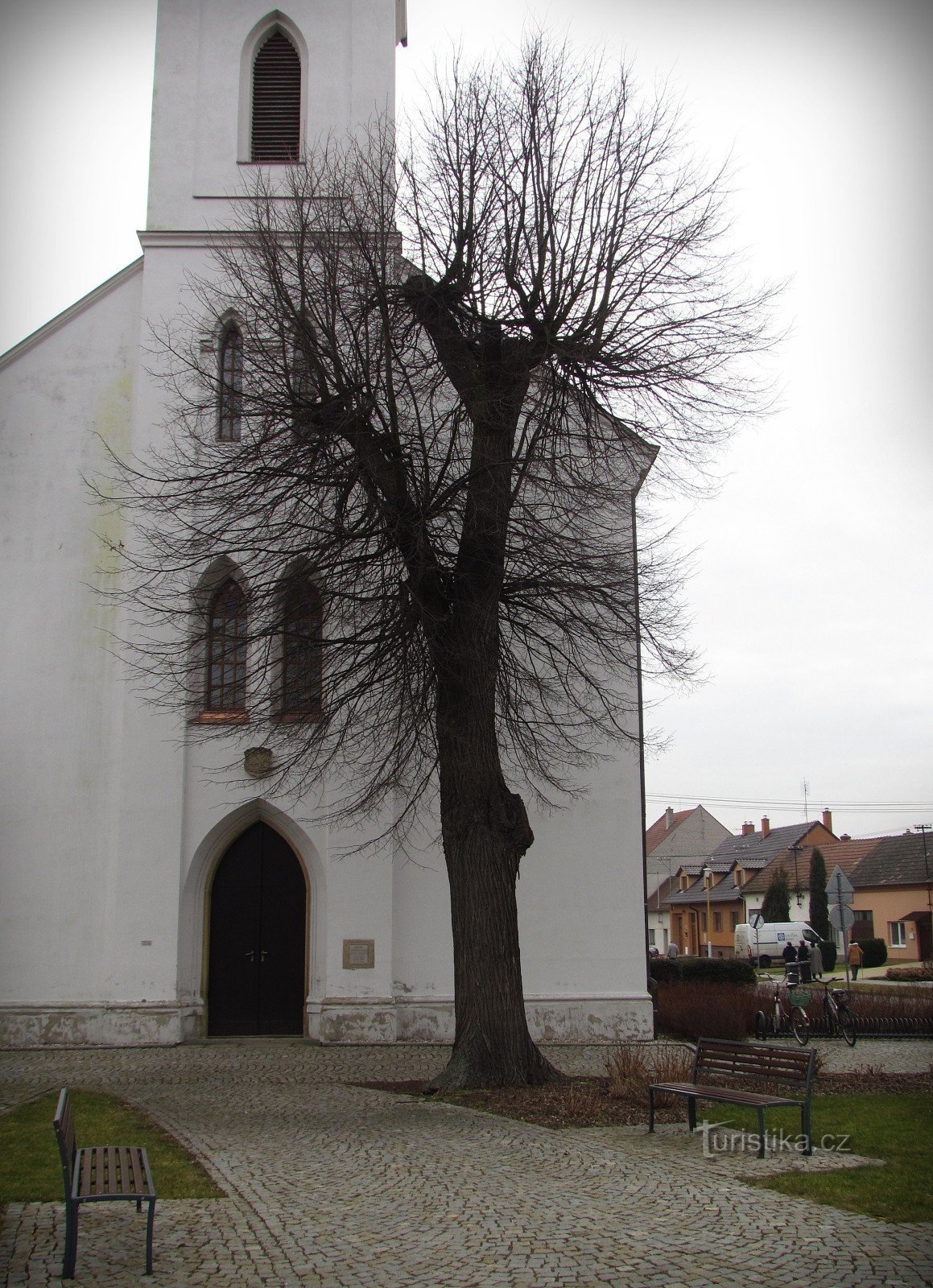 Cerkev sv. Ane v Huštěnovicah