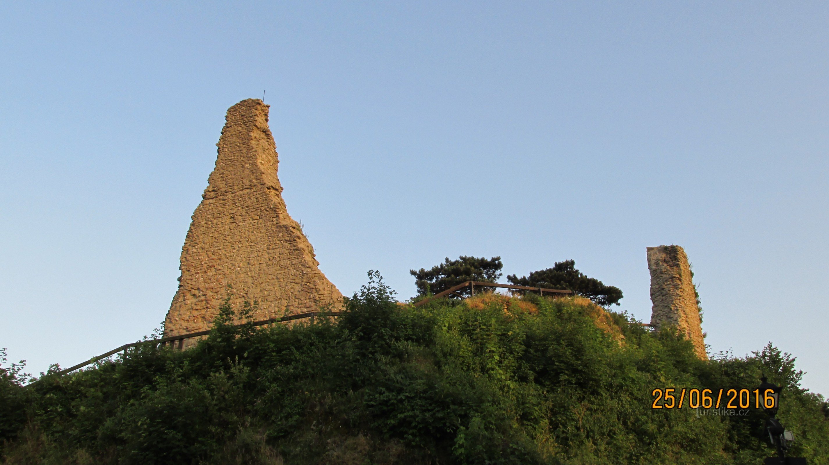 Starý Jičín 城での真夏の夜